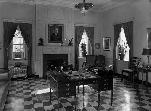 08-032 (click for large image)